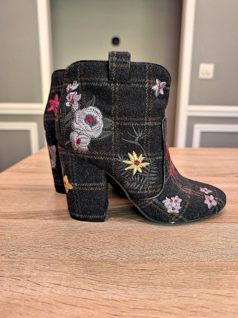 Indigo Rd Embroidered Plaid Ankle Boots in Navy